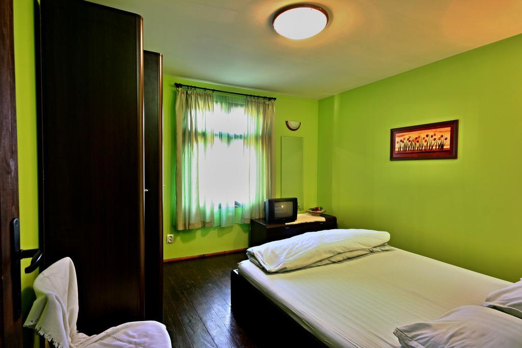 Private 4Br-2Ba Guest House Dryanovo With Pool And Free Parking Екстериор снимка